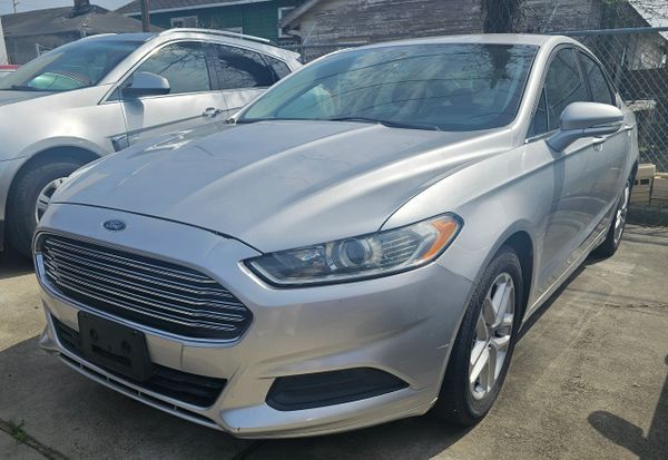 2013 Ford Fusion SE's photo