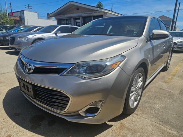 2013 Toyota Avalon XLE's photo