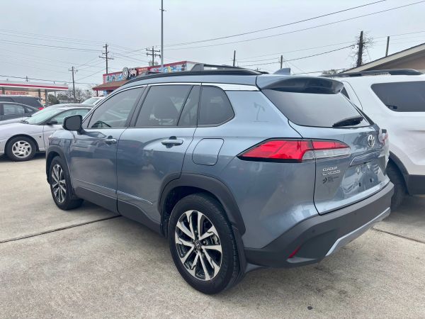 2023 Toyota Corolla Cross XLE - Photo 4