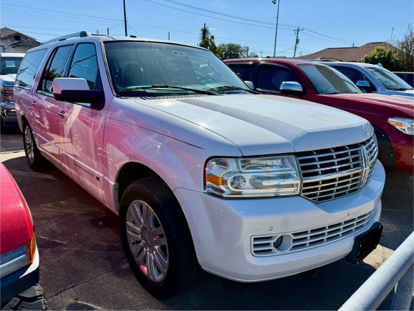 2012 Lincoln Navigator Base's photo