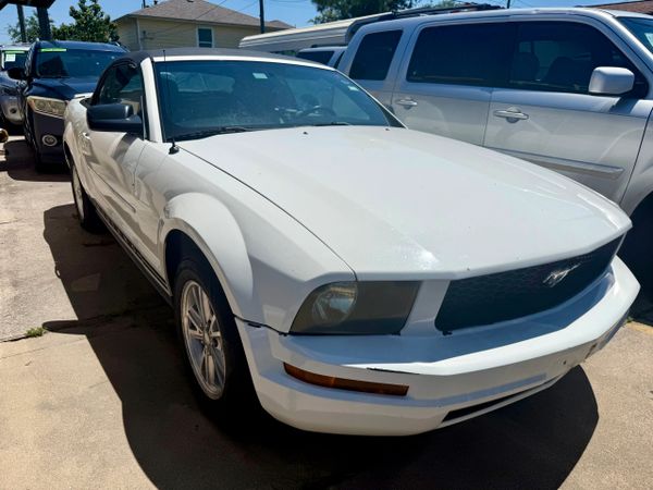 2008 Ford Mustang's photo