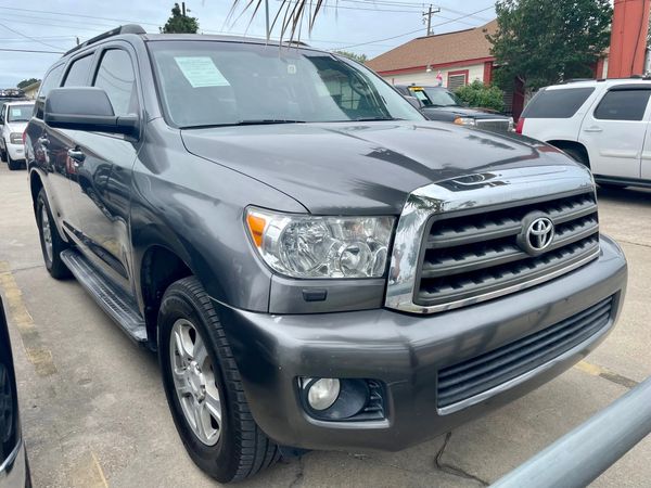 2012 Toyota Sequoia SR5's photo