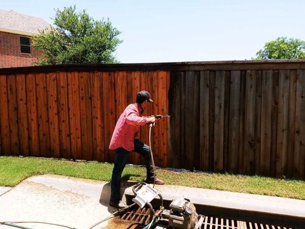 fence staining Dallas TX