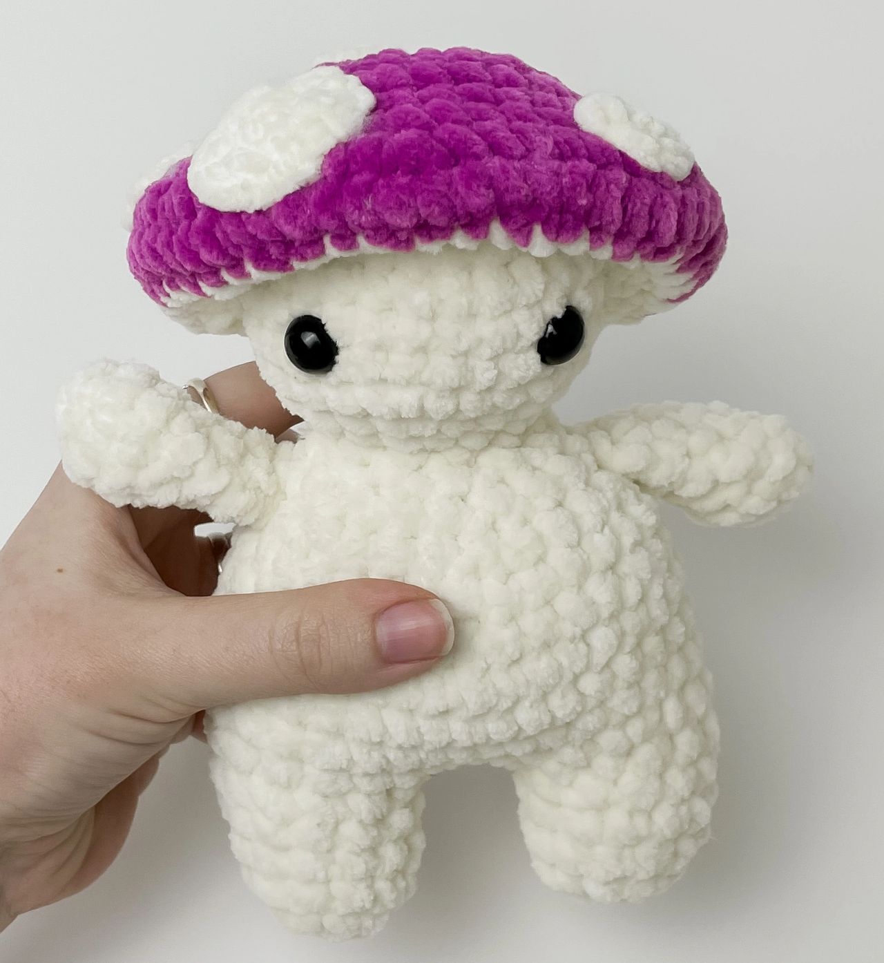 BEGINNER FRIENDLY: Crochet mushroom from PLUSH yarn 