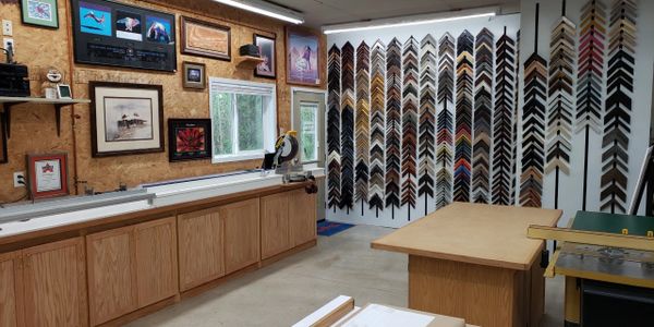 Larry's Custom Picture Framing shop in Vinton, Iowa