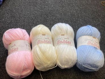 Stylecraft special baby 4ply .£3.40 each
Yarn Weight: 4 Ply
Ball Weight: 100g
Length: 420 metres
