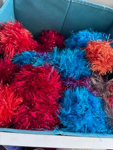 kingcole tinsel chunky
£2.99 each
Ball Weight: 50g
Blend:25% Lurex, 75% Polyester