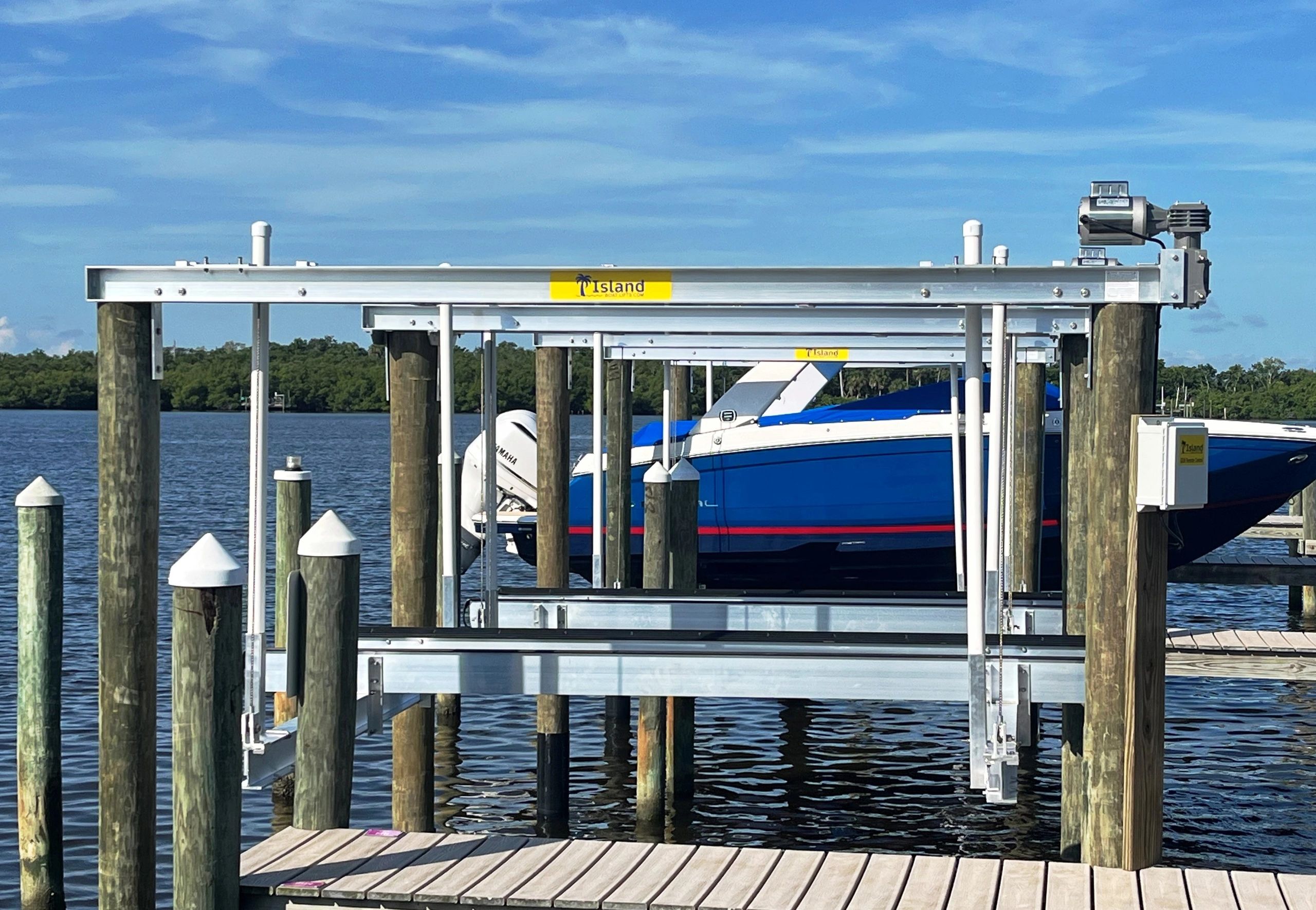 7K Direct Gear Drive, Stainless-Steel Motors, Aluminum Bunks & Remote Control
