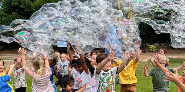 The bubble blizzard. Thousands of bubbles connected together to create an awesome effect.