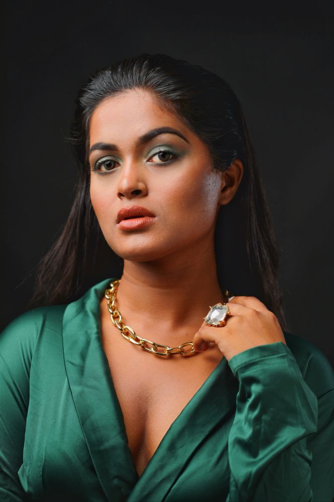 allure with Anwesha 