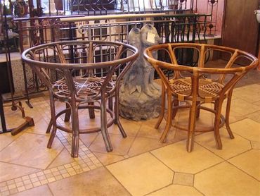 round wooden stye table frame