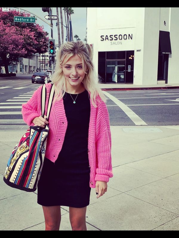 Sassoon Beverly Hills Trained Hair Stylist