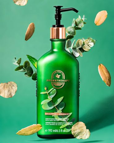 Loción corporal hidratante de aromaterapia con eucalipto y menta.