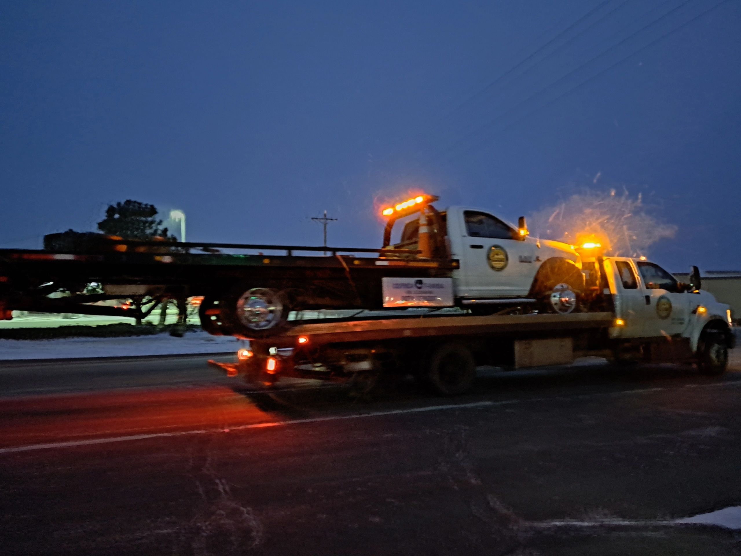 Veteran's Towing and Recovery logo