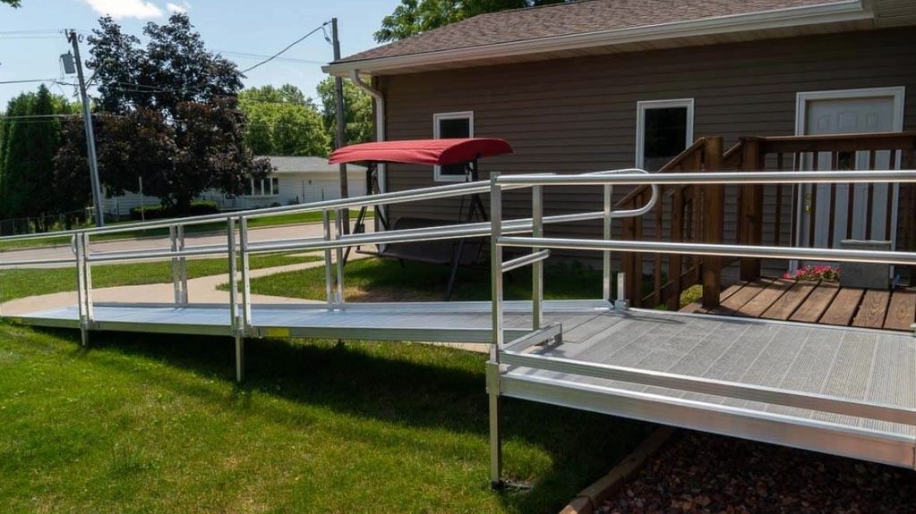 Customizable modular wheelchair ramp system with platform and ramp