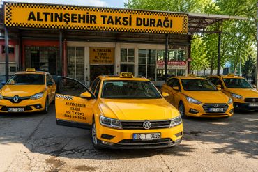 Yellow taxis parked at Altınşehir taxi stand.