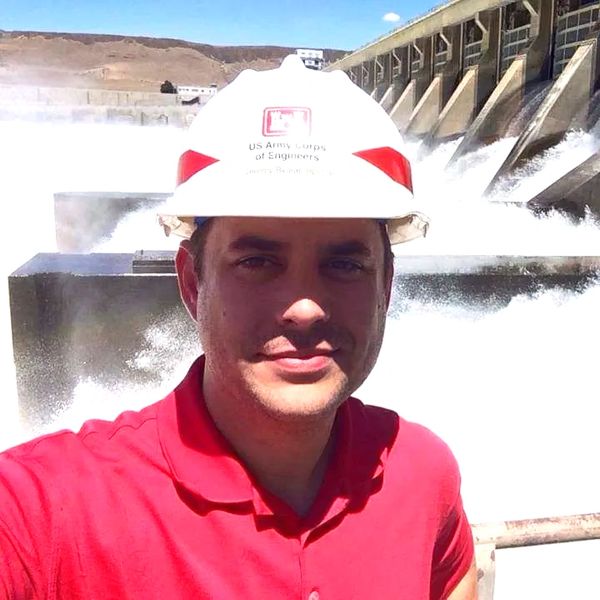 USACE McNary Lock and Dam 
Jeremy Bynum (2014)