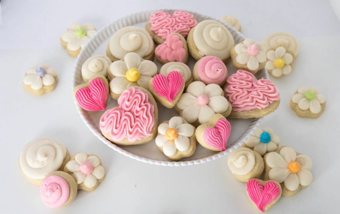 Learn Cookie Decorating Classes at The Sugar Coated Sisters