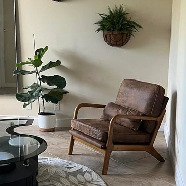 Linen chair with an oak wood frame