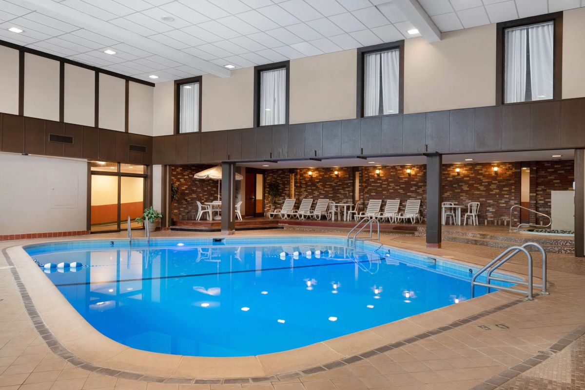 Ramada Albert Lea MN Indoor Pool