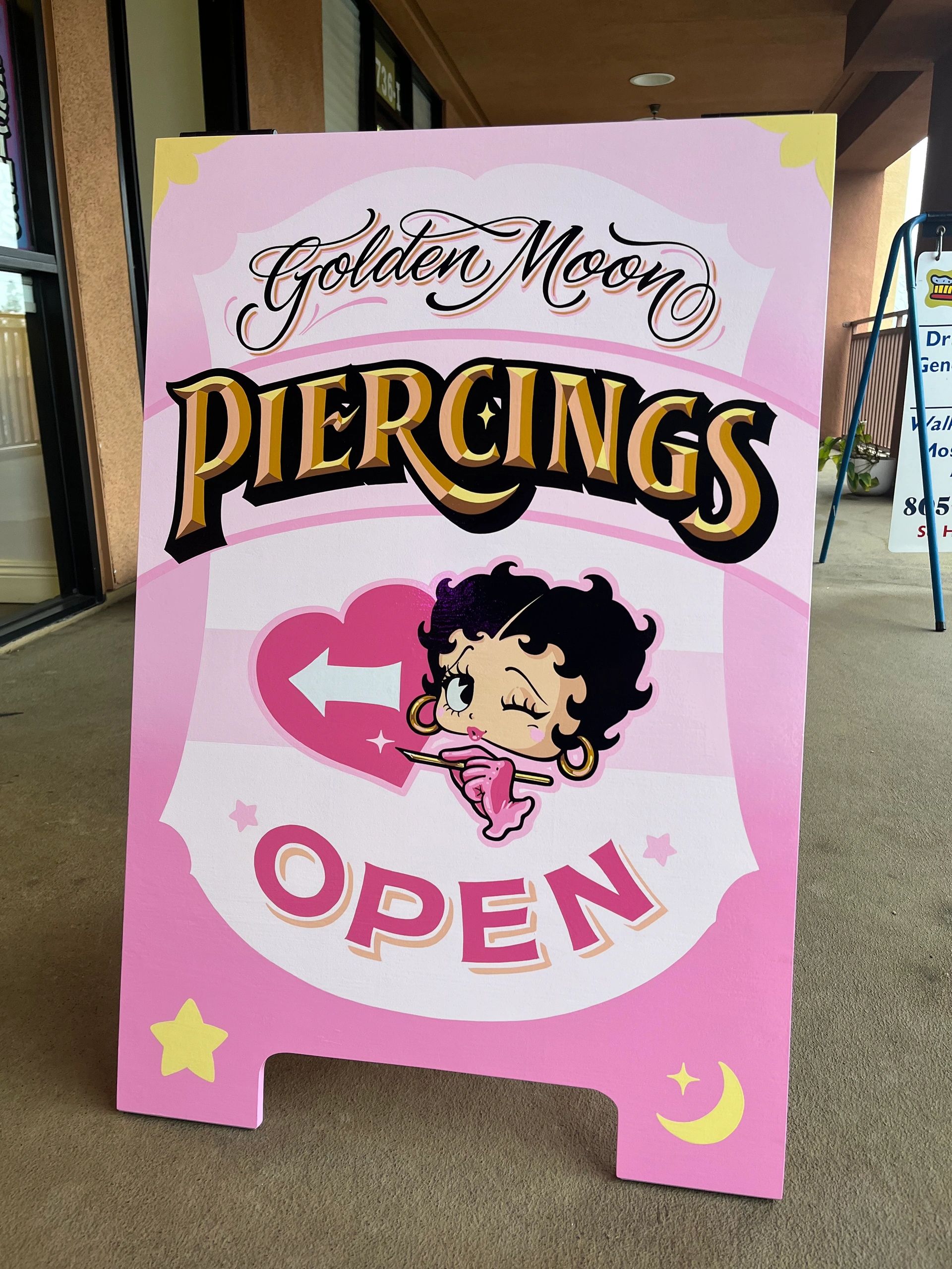 Golden Moon Piercings In Thousand Oaks
