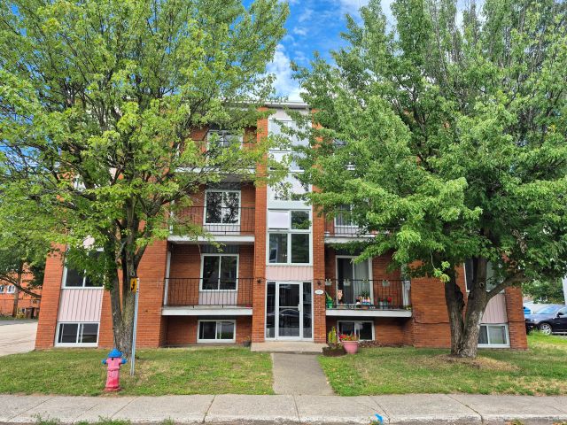 2160 rue Sylvain