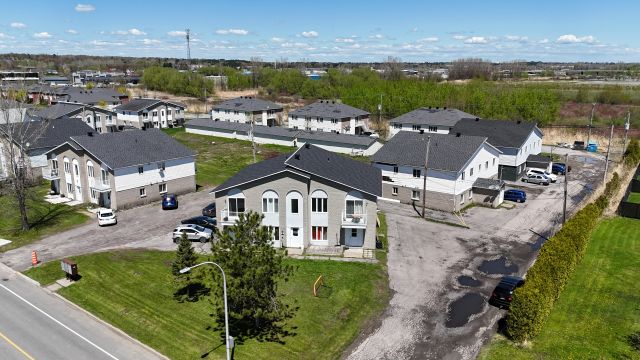 1048 au 1272 boul. Mauricien