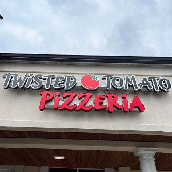 Twisted Tomato Pizzeria Stow Ohio online ordering - best specialty pizza in Stow