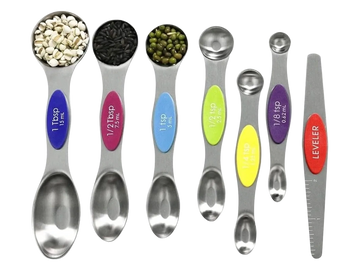 Measuring spoon set with leveler