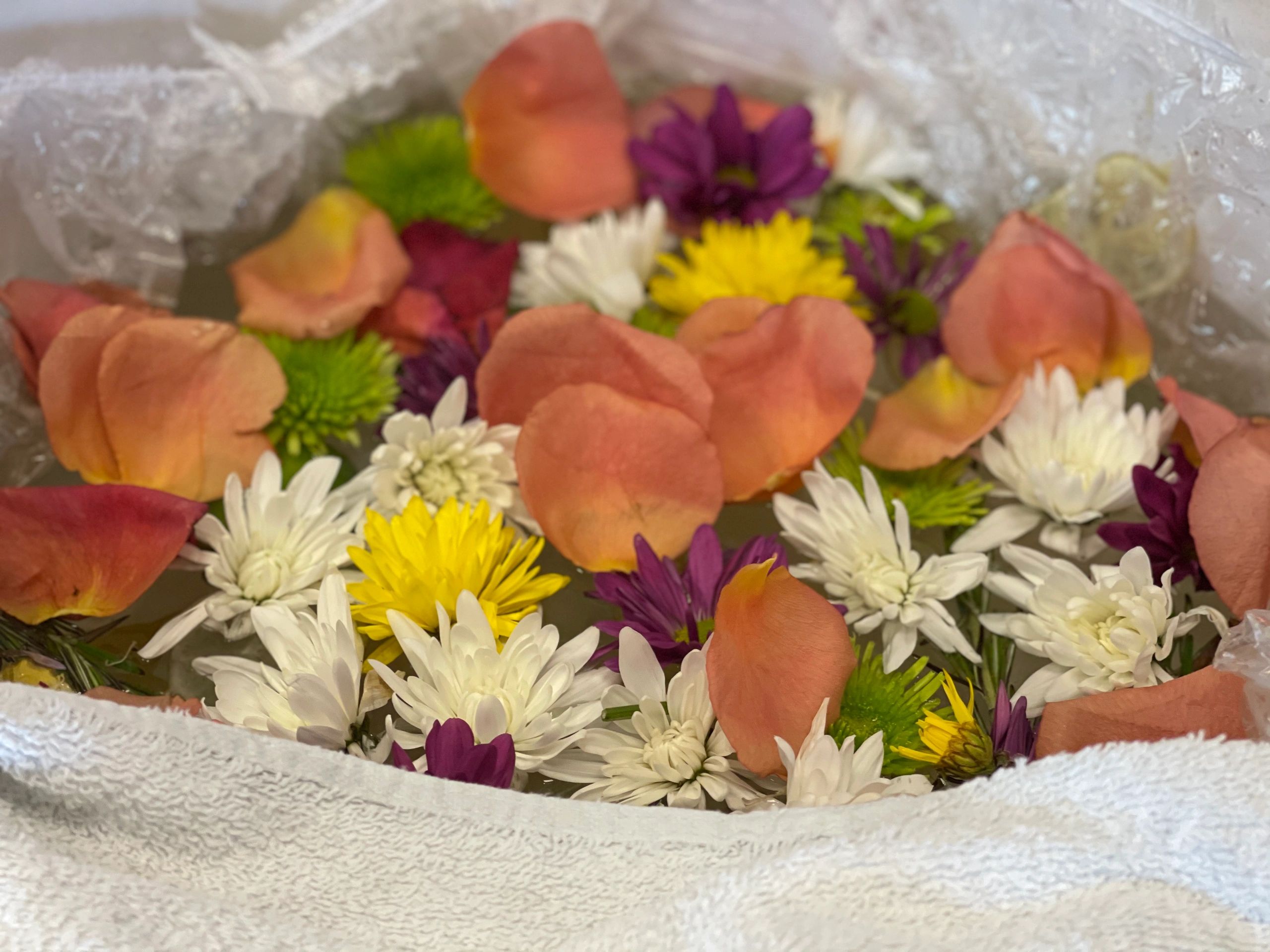 Soak and Polish Nail Bar