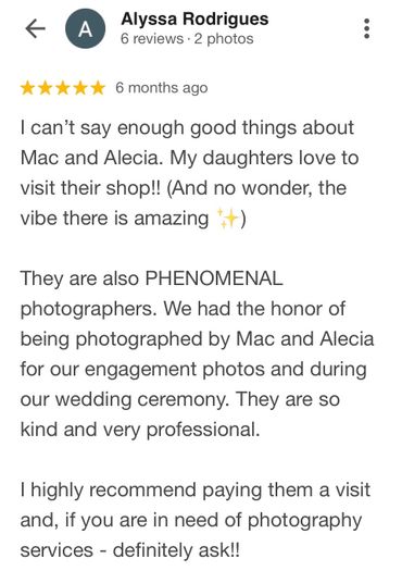Positive review praising photographers Mac and Alecia for their professionalism and vibe.