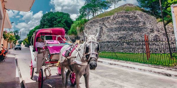 Sitio arqueológico maya en Izamal