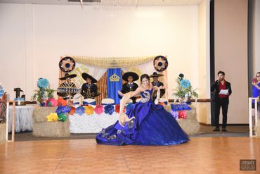 presentacion es su fiesta de  XV anos 