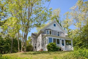 Beautiful historic vacation holiday rental home in Vineyard Haven, on Martha's Vineyard 