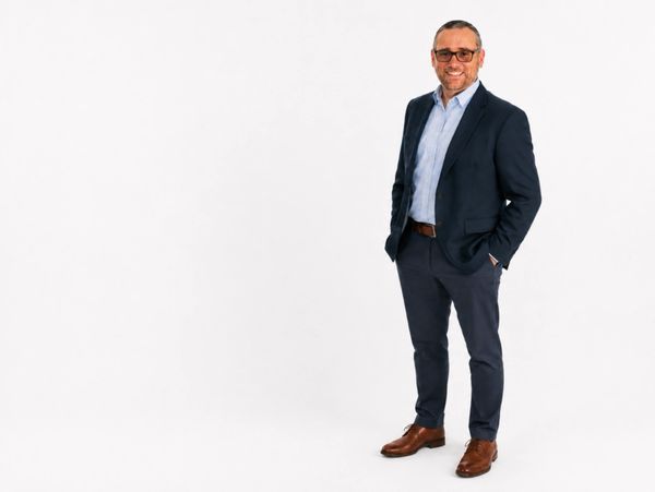 Marcus Oliver Gay standing in a professional portrait, climate-tech commercialization and strategic advisor helping technology and business leaders navigate commercialization, growth, and scale-up