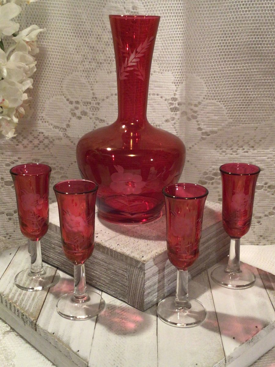 4 Red Etched Wine Glasses Goblets w/ Etched Floral Flower & Clear Stems -  Cranberry Red Drinkware Stemware - Set of Four Vintage Glassware