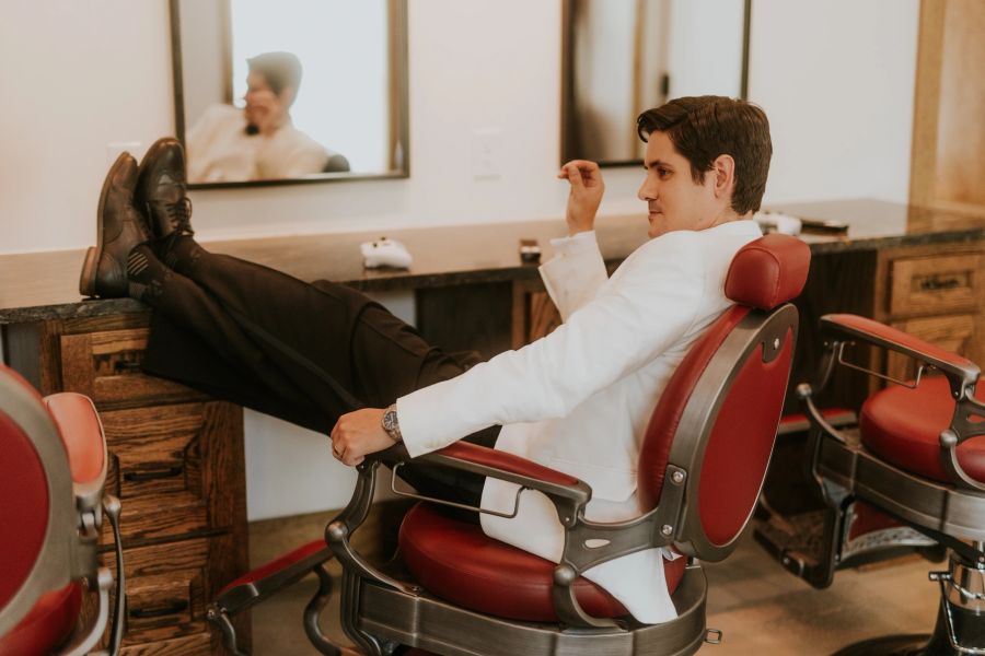 Groom's lounge