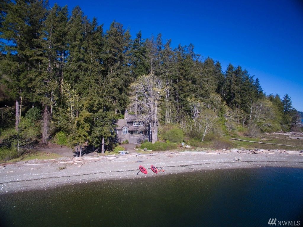 Coyle Cabin luxury beach front cabin Home