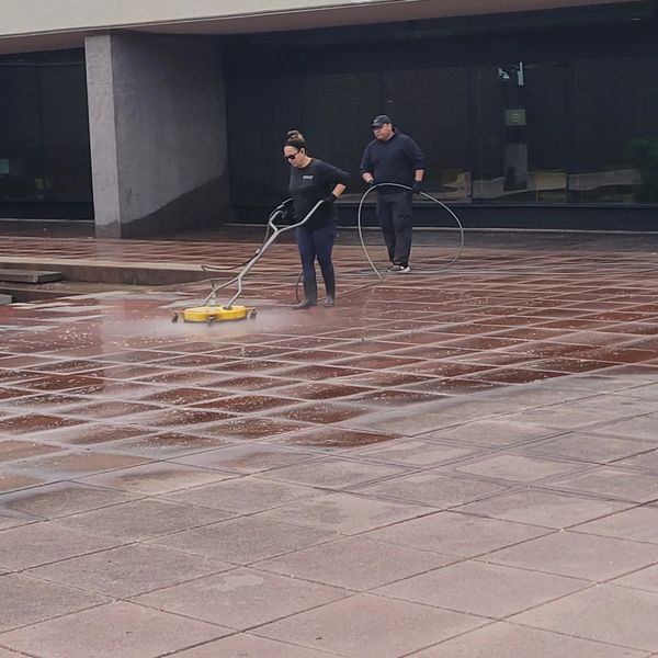 A surface cleaning done professionally in Elgin, Illinois