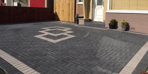 #paving #asphalt #concrete #pavers #driveway #patio #pavement #landscape #naturalstone #gardendesign