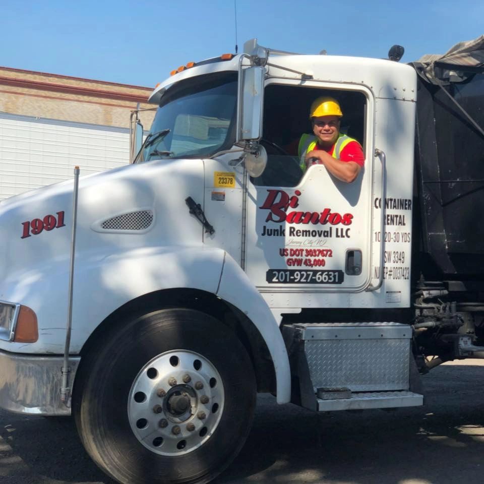 Di santos Junk Removal — photo 1