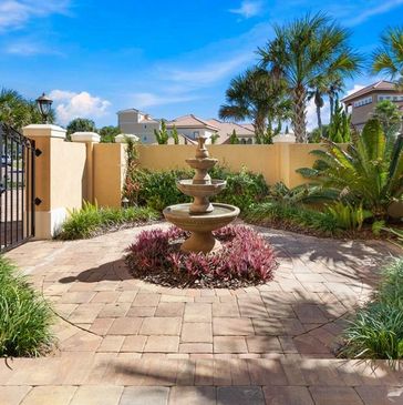 Beautiful court yard. House Victoria sold in Hammock Beach, Palm Coast, Florida 