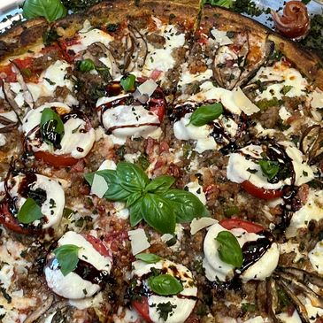 Delicious wood-fired margherita pizza