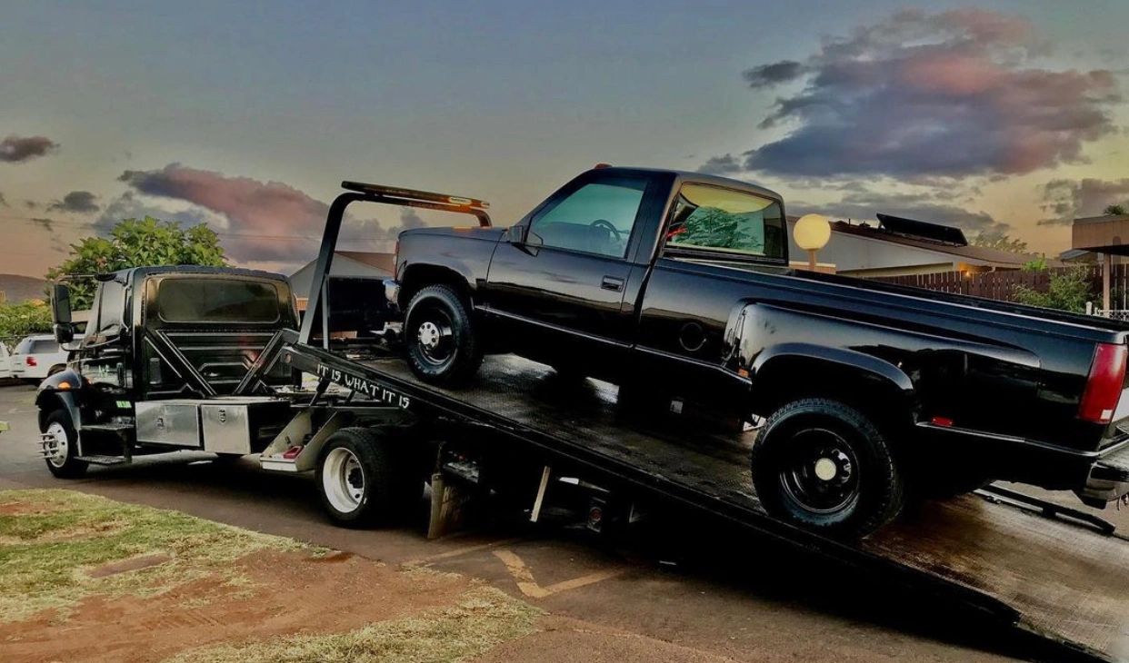 A&J'z Towing Services logo