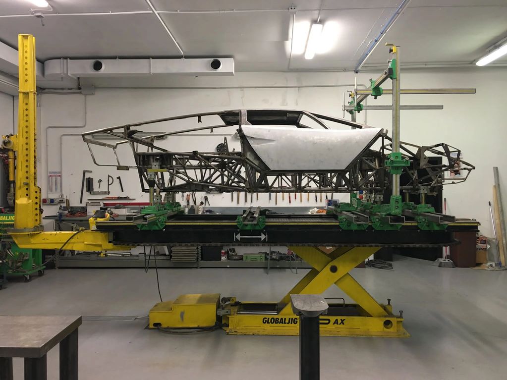 Lamborghini Countach chassis under restoration at Cairati.