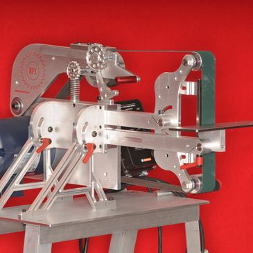 2x72 grinder
Horizontal / Vertical
Quick flip table
Small wheel Att.
Knife Sharpener
Contact Wheels