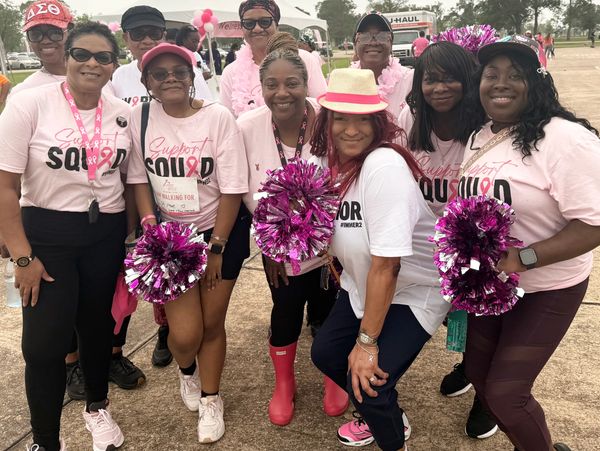 Felicia and her support squad at 2025 Sister 2 Suster Network “Stop the Silence” 5K walk.