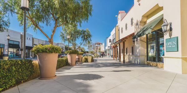 boutique shopping in scottsdale arizona and commercial real estate