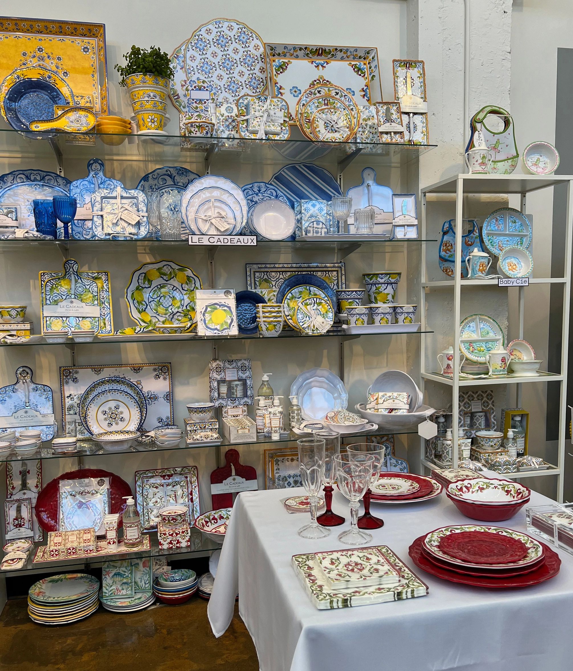 Le Cadeaux Showroom image