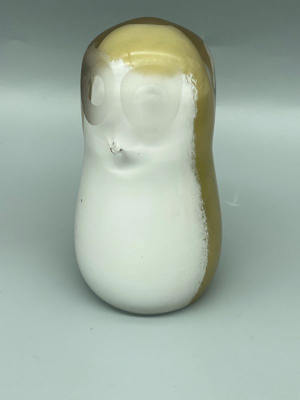 Wedgwood Glass owl designed by  Robert Stennett-Willson in the 1970s  in Scandinavian style rsw403